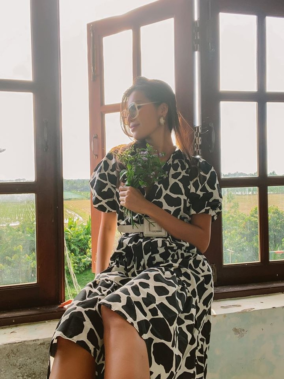 Minh Tú tiết lộ cuộc sống như “nghỉ dưỡng” ở “khu cách ly triệu đô” - 10 Minh Tú tiết lộ cuộc sống như “nghỉ dưỡng” ở “khu cách ly triệu đô” - 10