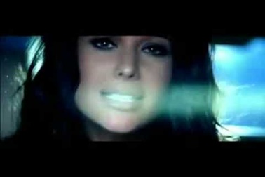 Oxana Fedorova khoe giọng hát