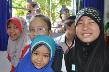 Trao 134 suất học bổng đến học sinh, sinh viên dân tộc Chăm