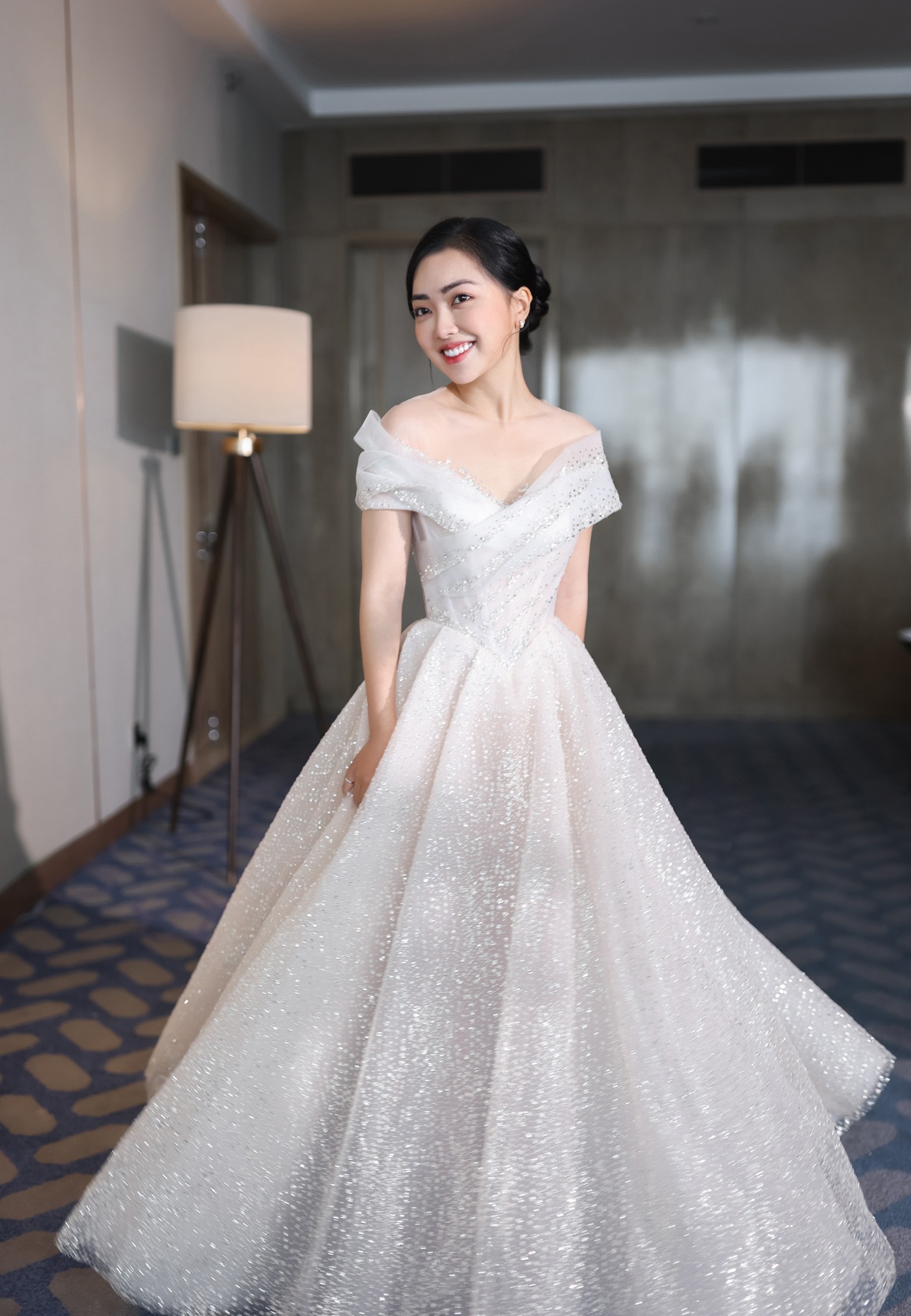 Đám cưới của Hà Đức Chinh: Chi 2 tỷ đồng trang trí tiệc, thiết kế váy - 7 Đám cưới của Hà Đức Chinh: Chi 2 tỷ đồng trang trí tiệc, thiết kế váy - 7