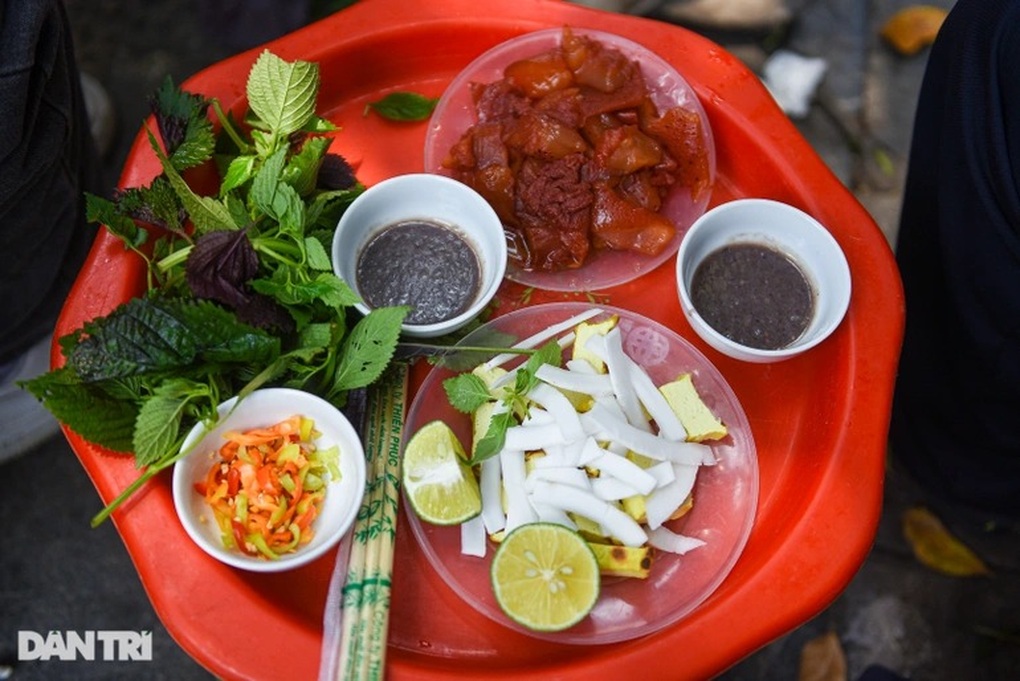 Báo Mỹ khuyên khách Tây nên mạnh dạn nếm thử tiết canh, chả rươi - 3 Báo Mỹ khuyên khách Tây nên mạnh dạn nếm thử tiết canh, chả rươi - 3