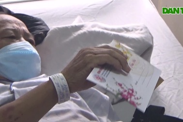 Bệnh nhân chạy thận rưng rưng đón Tết sớm