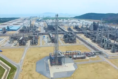 Dự án lọc hóa dầu hơn 9 tỷ USD cho ra dòng sản phẩm đầu tiên