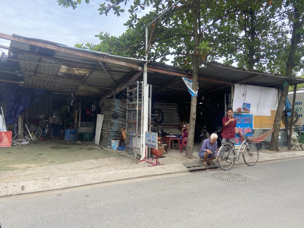 Hai cụ già trình báo bị kẻ tự xưng đi từ thiện lừa 2 cây vàng - 1 Hai cụ già trình báo bị kẻ tự xưng đi từ thiện lừa 2 cây vàng - 1