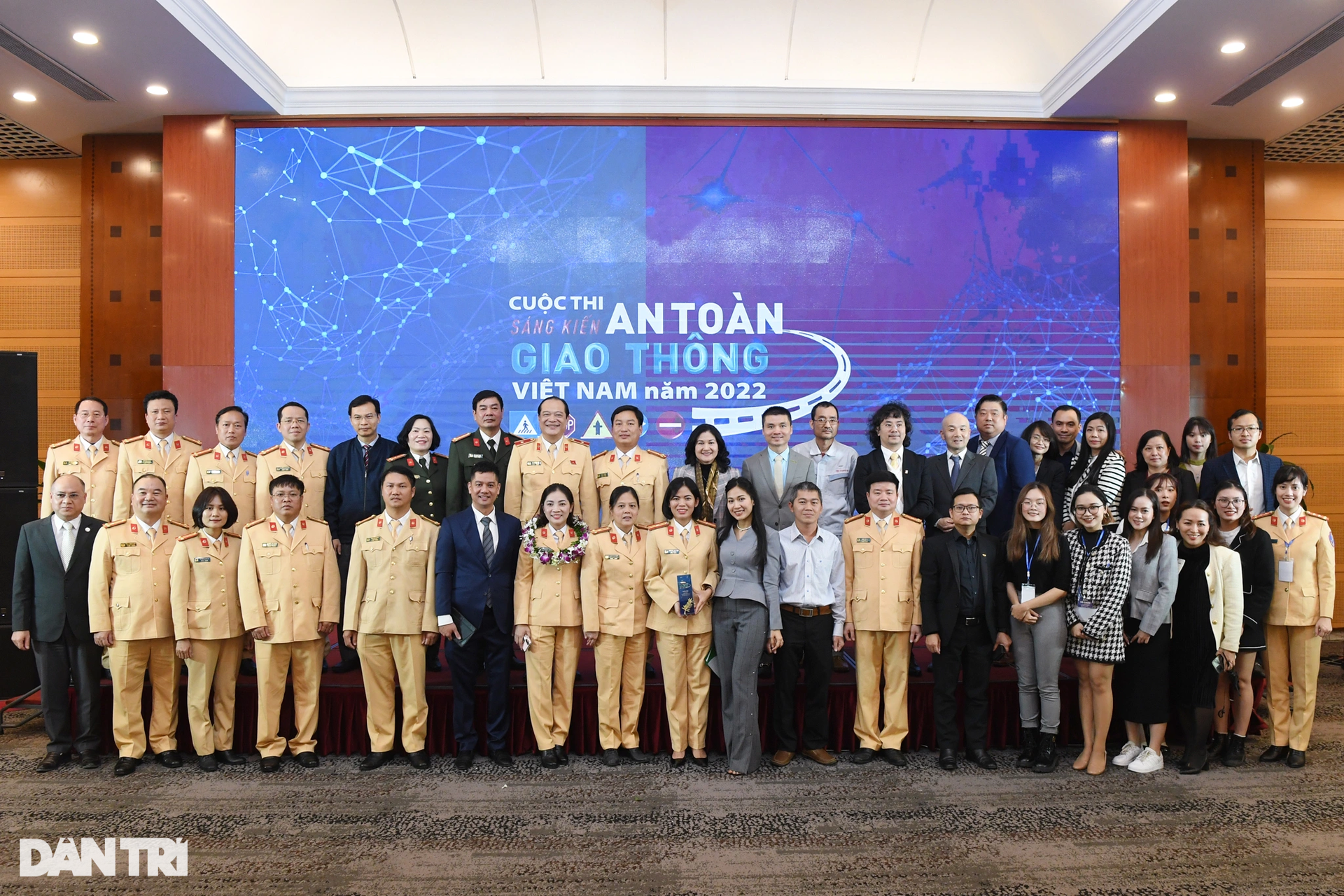 Toàn cảnh Lễ trao giải Cuộc thi Sáng kiến an toàn giao thông Việt Nam 2022 - 17 Toàn cảnh Lễ trao giải Cuộc thi Sáng kiến an toàn giao thông Việt Nam 2022 - 17