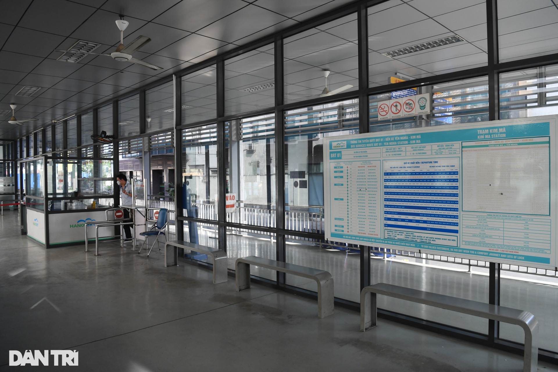 BRT sau 6 năm hoạt động: Đói khách, bị các phương tiện khác chèn ép - 4 BRT sau 6 năm hoạt động: Đói khách, bị các phương tiện khác chèn ép - 4