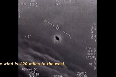 Mỹ công bố video F-18 rượt đuổi UFO trên Thái Bình Dương