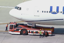 Máy bay rơi lốp khi vừa cất cánh ở Mỹ