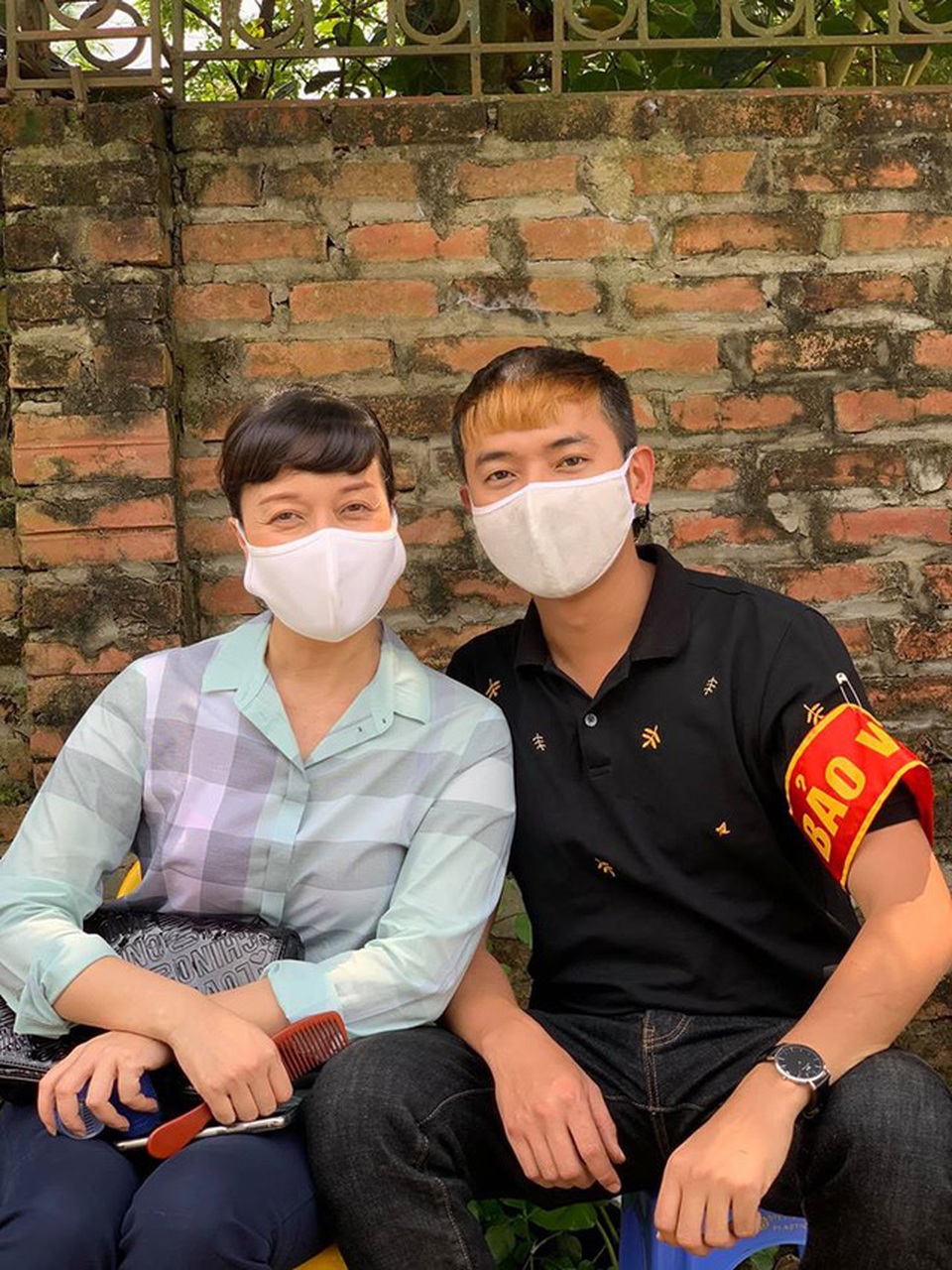 Hé lộ cảnh có Hồng Diễm, Hồng Đăng, Vân Dung trong “Những ngày không quên” - 5 Hé lộ cảnh có Hồng Diễm, Hồng Đăng, Vân Dung trong “Những ngày không quên” - 5