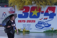 Cơn "mưa vàng" giải nhiệt cho TPHCM sau những ngày nắng nóng