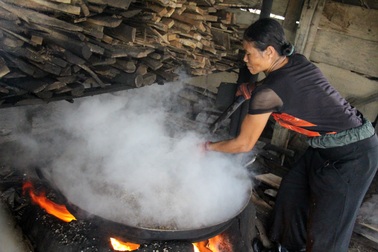 Làng "đãi hến" hơn 300 năm bên bờ sông La