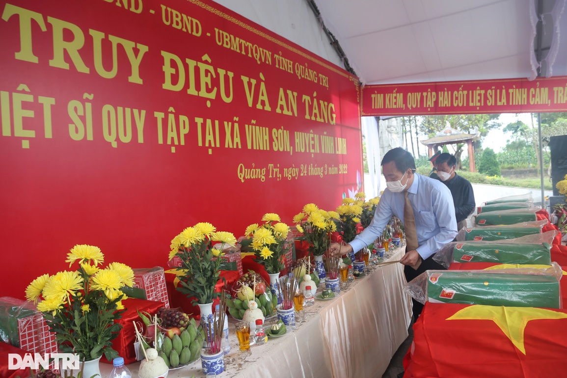 Tổ chức trọng thể lễ truy điệu và an táng 16 hài cốt liệt sĩ - 1 Tổ chức trọng thể lễ truy điệu và an táng 16 hài cốt liệt sĩ - 1