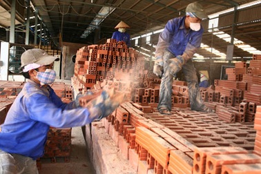 Lao động đi xuất khẩu: Khó tìm việc khi trở về