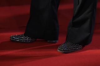 Tùng Dương “chặt chém” thảm đỏ với trang phục hàng hiệu giá nửa tỷ đồng - 4