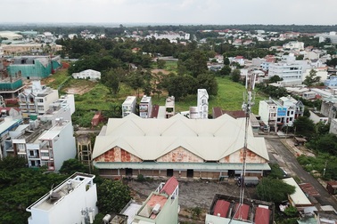 Cận cảnh chợ tiền tỷ bỏ hoang hơn 10 năm ở Sài Gòn