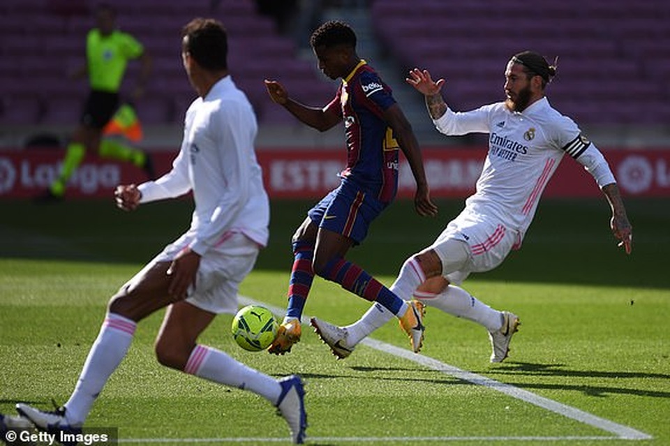 Real Madrid hạ gục Barcelona tại Nou Camp - 13 Real Madrid hạ gục Barcelona tại Nou Camp - 13
