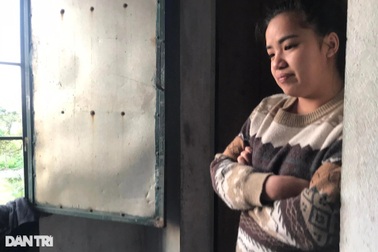 "Vợ chồng công nhân, đồng lương thế này, bao giờ mua nổi nhà thành phố?"