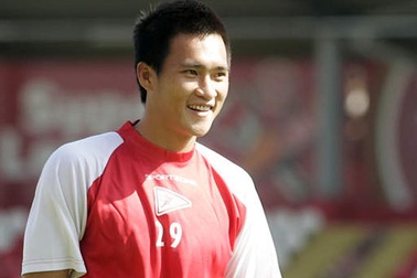 HLV Leixoes tính thử vận may với Công Vinh