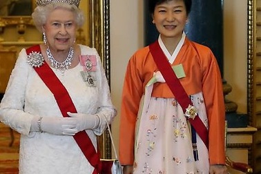 Anh bắn 41 phát đại bác chào mừng Tổng thống Hàn Quốc