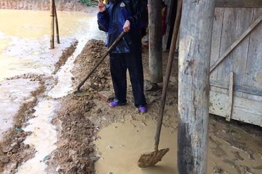 Mưa càng rơi, nước mắt càng rơi ở Trạm Cọ