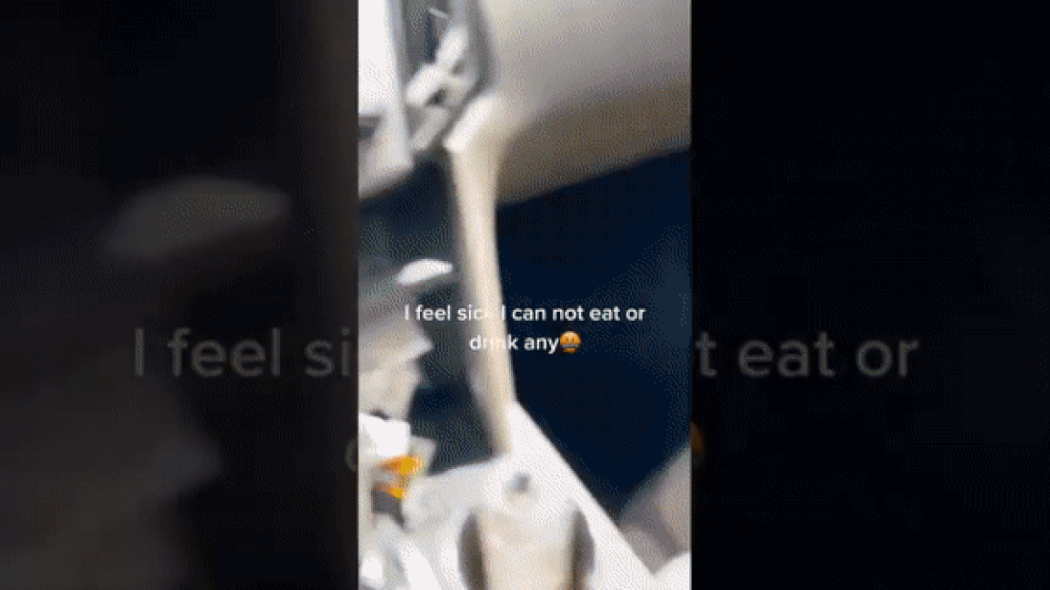 Cô gái hoảng hồn khi tìm thấy chiếc răng bên trong bánh mì vừa mua - 1 Cô gái hoảng hồn khi tìm thấy chiếc răng bên trong bánh mì vừa mua - 1