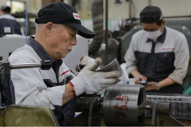 ญี่ปุ่นขาดแคลนแรงงานถึงขั้นจ้างคนอายุเกิน 70 ปี - 3 Nhật Bản thiếu hụt lao động, tuyển dụng cả người đã 70 tuổi - 3