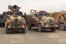 Xe tăng, binh sĩ Thổ Nhĩ Kỳ đổ về biên giới với Syria