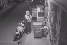 Chủ nhà cho xe điện sạc nhờ và cái vái lạy cảm ơn lúc 3h của tài xế