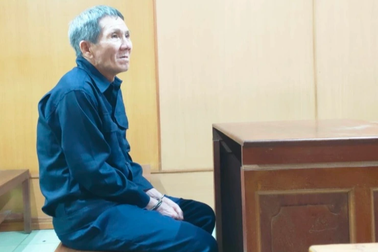 Chém cảnh sát khu vực trọng thương, lĩnh 10 năm tù