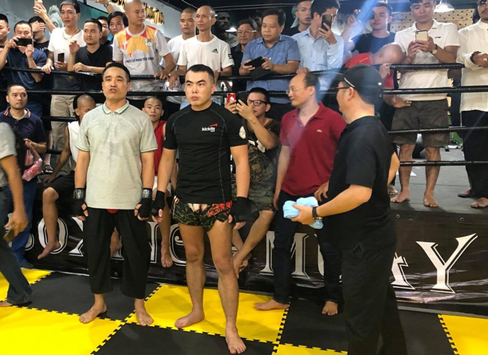 Võ sư Nam Anh Kiệt thua knock-out Lưu Cường sau 6 phút - 1 Võ sư Nam Anh Kiệt thua knock-out Lưu Cường sau 6 phút - 1