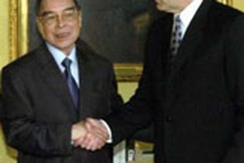 Thủ tướng Phan Văn Khải đến dự tiệc chiêu đãi của cộng đồng doanh nghiệp Mỹ