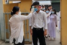 Nhiều tỉnh miền Tây cho học sinh khối 9 và 12 đi học trở lại vào ngày 27/4