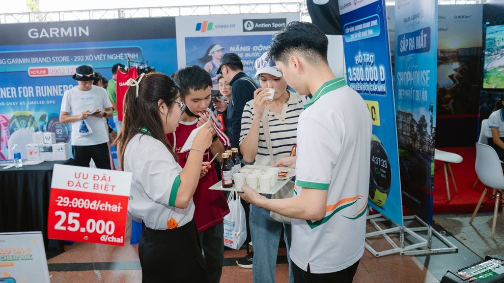 Nước uống hồng sâm Dongwha Red Ginseng Gold tiếp sức vận động viên chạy bộ - 4 Nước uống hồng sâm Dongwha Red Ginseng Gold tiếp sức vận động viên chạy bộ - 4