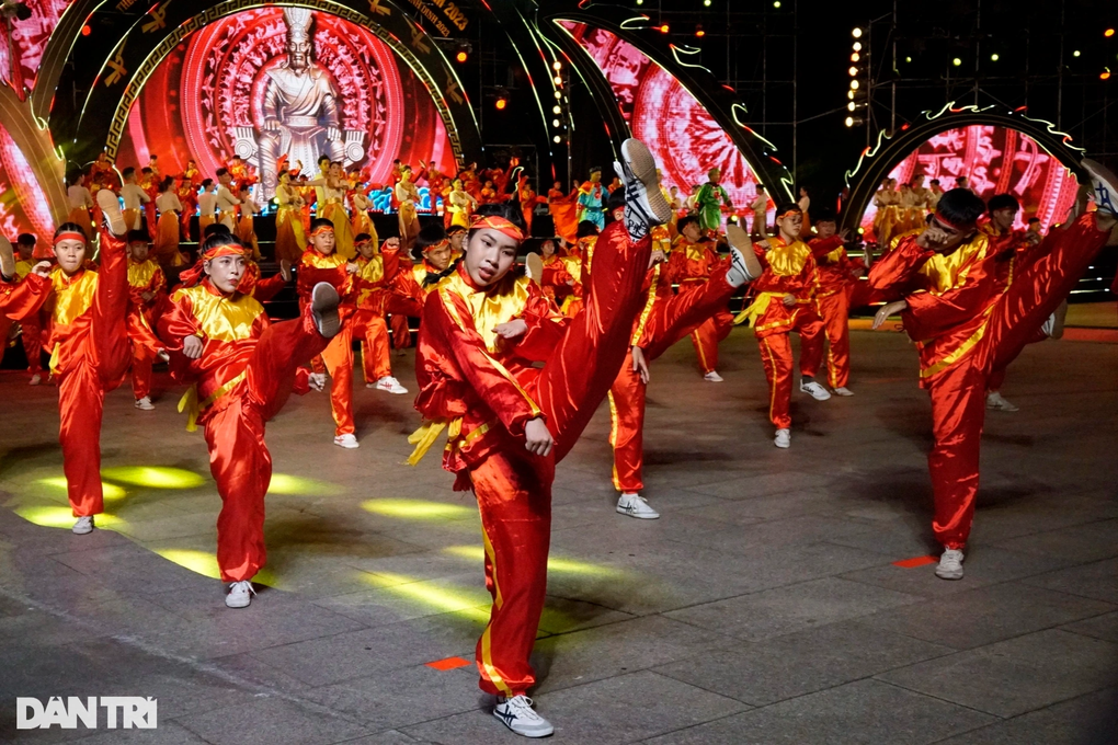 Nhiều môn phái trên thế giới tụ hội về miền đất võ Bình Định - 3 Nhiều môn phái trên thế giới tụ hội về miền đất võ Bình Định - 3