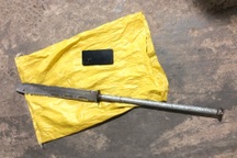 Bắt đối tượng vác dao xông vào quán cà phê đuổi chém người, cướp điện thoại