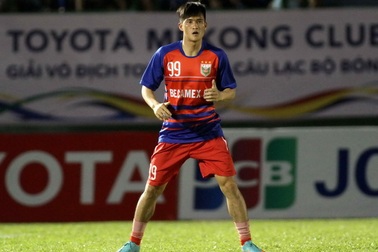 Bình Dương lên tiếng phủ nhận vụ Công Vinh ngộ độc cá biển