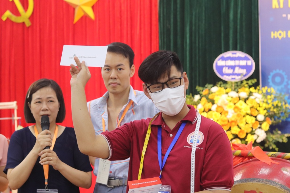 Sinh viên, người lao động cùng tranh tài kỹ năng nghề Công nghệ Thời trang - 4