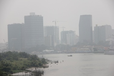 Mù khô "tấn công" làn da và hệ hô hấp