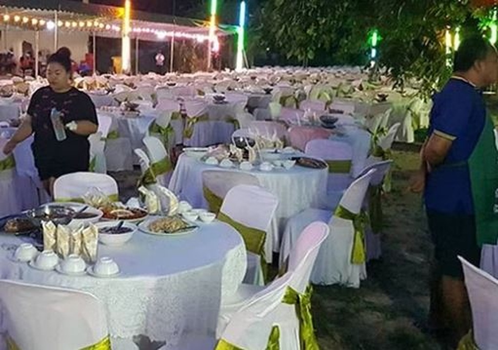 Trúng số độc đắc, người đàn ông ở Thái Lan bày 200 bàn tiệc ở nghĩa địa - 2