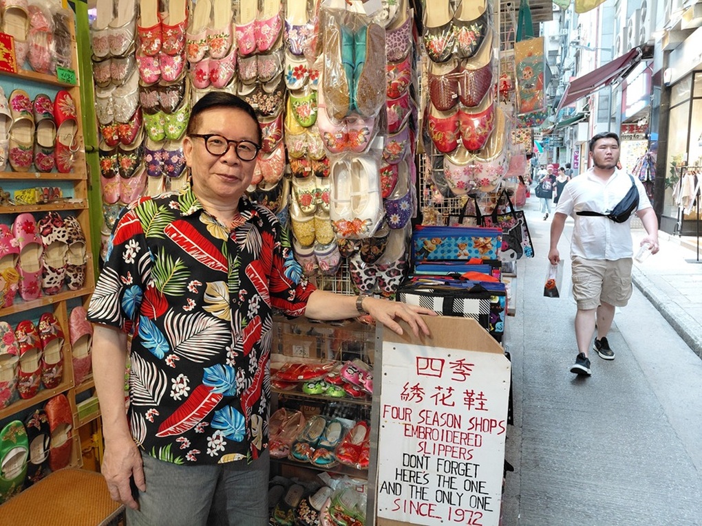 Những lao động cuối cùng bám trụ nghề bán hàng rong - 1 Những lao động cuối cùng bám trụ nghề bán hàng rong - 1