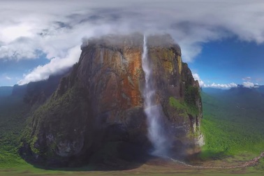 Thác nước cao nhất thế giới, nước chưa chạm đáy đã bốc hơi