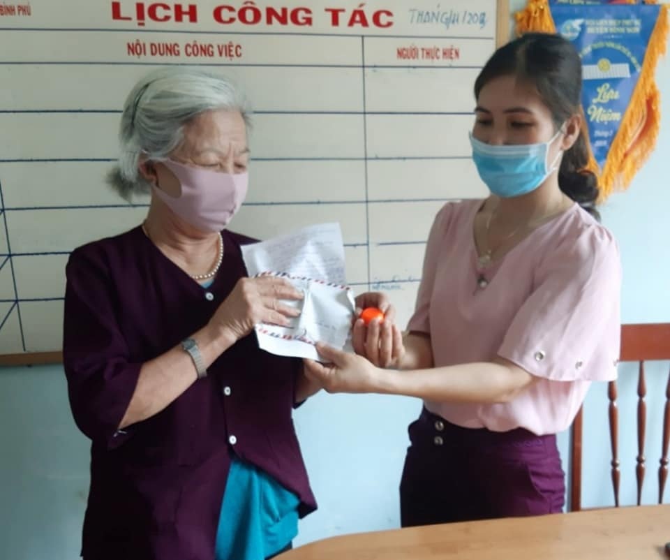 Những bậc cao niên chung tay đẩy lùi Covid-19 - 1 Những bậc cao niên chung tay đẩy lùi Covid-19 - 1