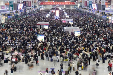 Thượng Hải thuê máy bay, tàu đưa người lao động trở lại sau Tết