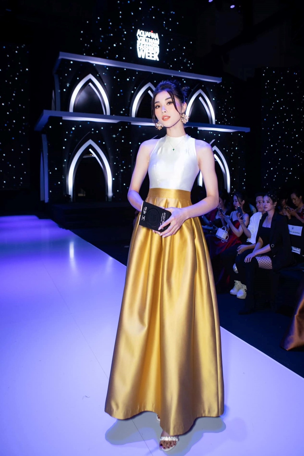 Sau 2 năm giải nghệ, hoa khôi bóng chuyền Đặng Thu Huyền giờ ra sao? - 7