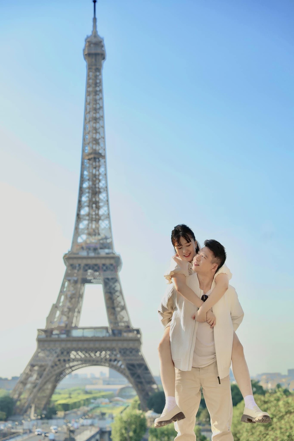 Anh tài Hoàng Hiệp tiết lộ không ngờ về NSND Tự Long, hết lời nịnh vợ - 3 Anh tài Hoàng Hiệp tiết lộ không ngờ về NSND Tự Long, hết lời nịnh vợ - 3