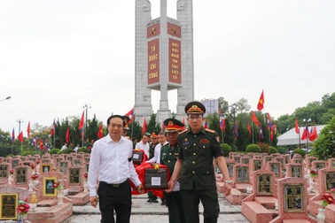 Chuyện thiếu tá phỉ Vàng Pao giúp bộ đội Việt Nam tìm liệt sỹ