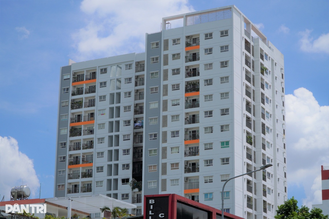 Mẹ con rơi từ tầng 10 chung cư: Cứu hỏa đến rồi nhưng cả 2 vẫn cố nhảy - 6 Mẹ con rơi từ tầng 10 chung cư: Cứu hỏa đến rồi nhưng cả 2 vẫn cố nhảy - 6