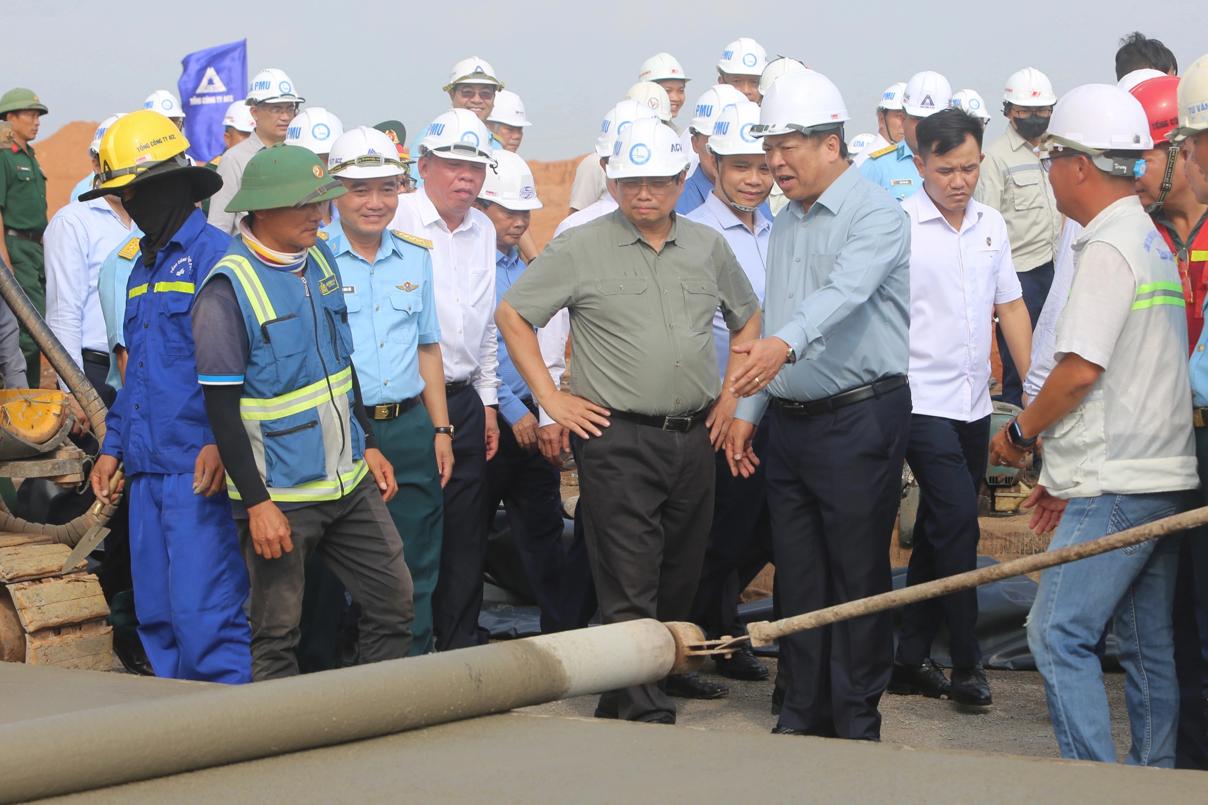 Lần thứ 8 Thủ tướng Phạm Minh Chính kiểm tra tiến độ sân bay Long Thành - 3 Lần thứ 8 Thủ tướng Phạm Minh Chính kiểm tra tiến độ sân bay Long Thành - 3