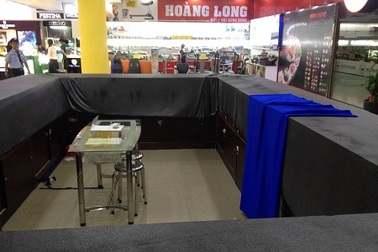 Băng trộm rất thành thạo bên trong siêu thị