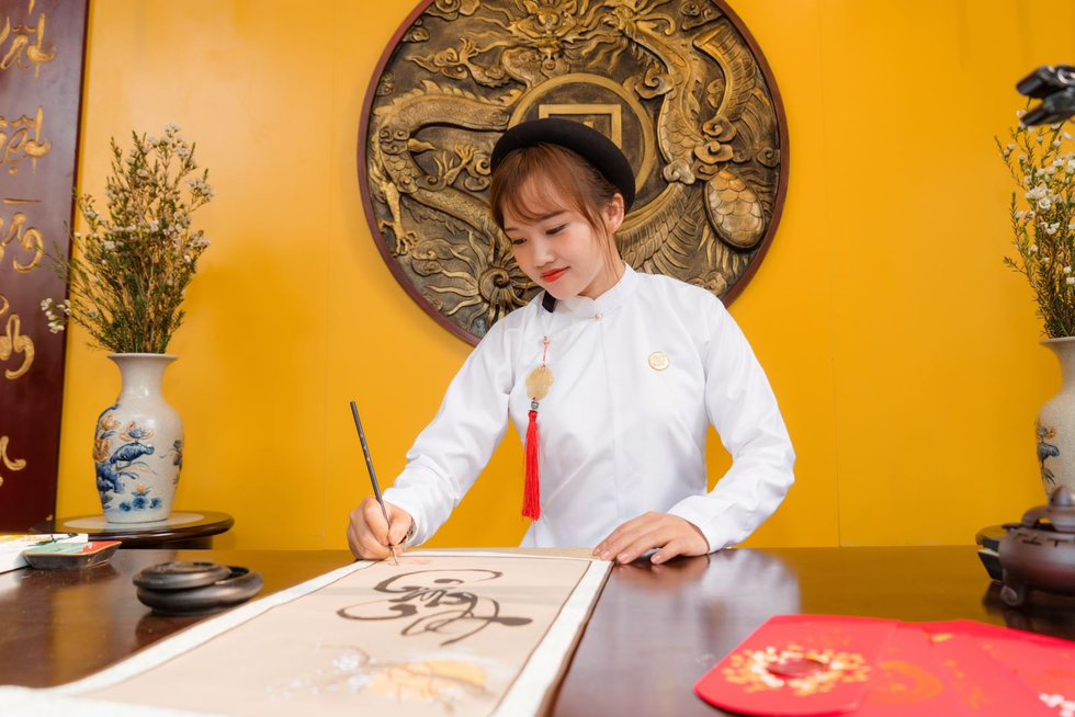 Cô gái kể chuyện lịch sử bằng nét vẽ tài hoa, có triệu người theo dõi - 2-edited.jpeg Cô gái kể chuyện lịch sử bằng nét vẽ tài hoa, có triệu người theo dõi - 2-edited.jpeg